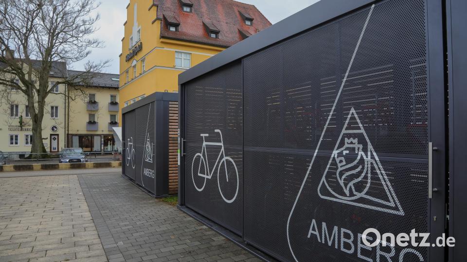 Auf dem Multifunktionsplatz in Amberg sind bereits 2022 weitere Unterstellmöglichkeiten für Fahrräder entstanden. Bild: Wolfgang Steinbacher