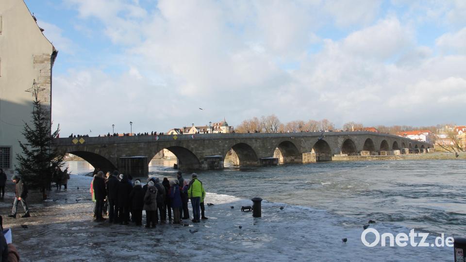 Eines der Wahrzeichen Regensburgs: die Steinerne Brücke. Bild: pi