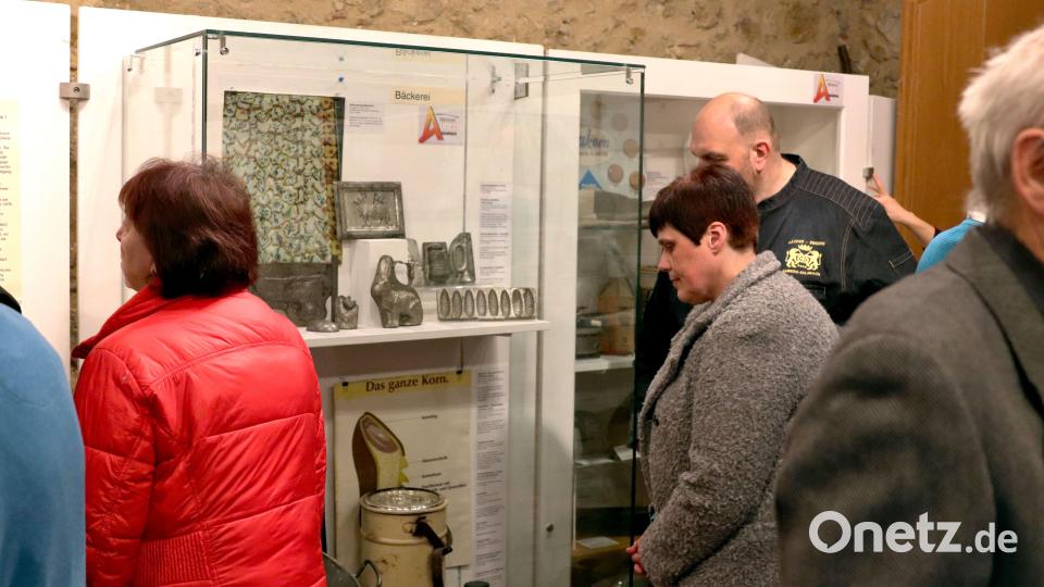 So also werden Schokoladen-Hohlfiguren hergestellt! Die Besucher staunen. Bild: cog