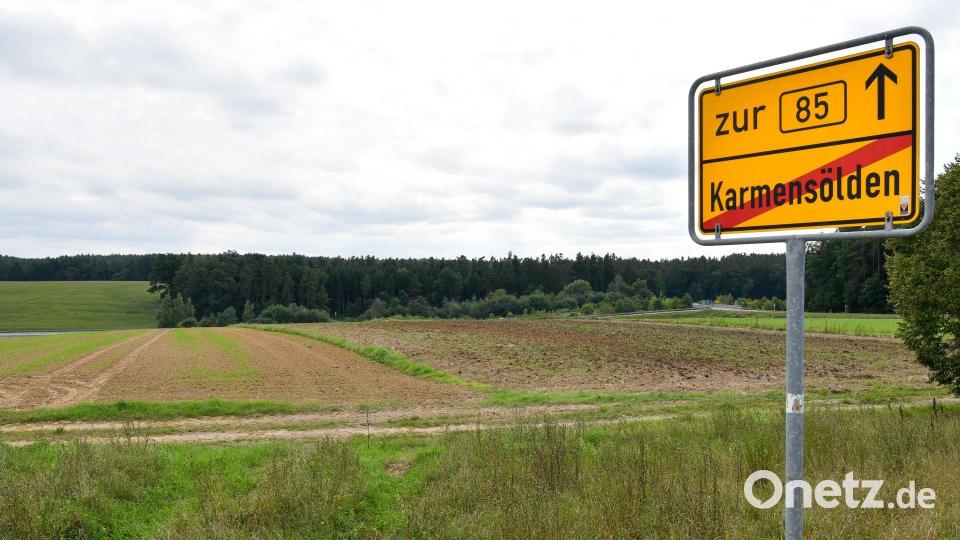 Gegen die Stimmen der Grünen hat der Stadtrat in Amberg das Gewerbegebiet Karmensölden genehmigt, das an dieser Stelle vorgesehen ist. Bild: Petra Hartl