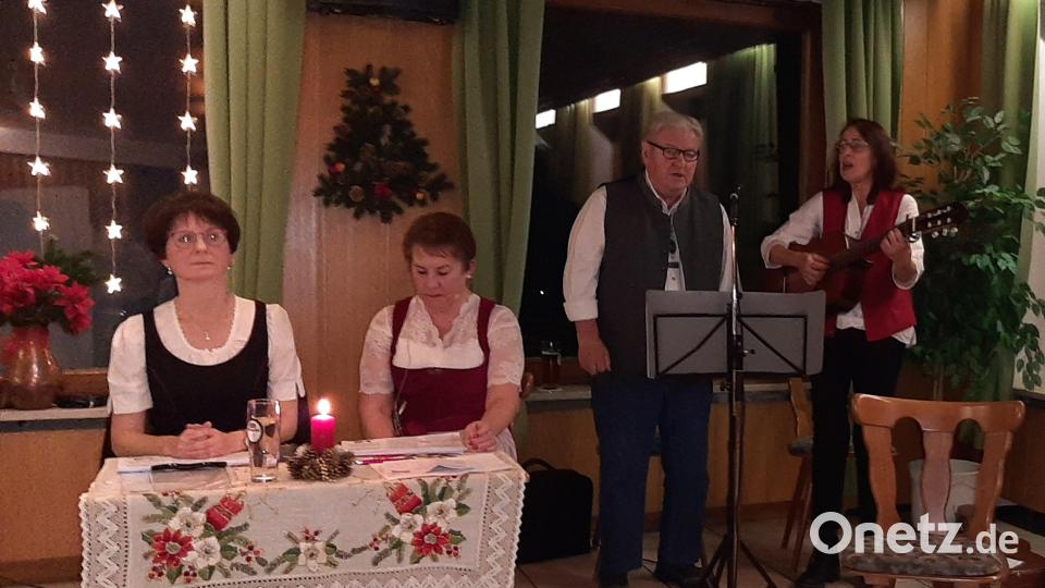 Die Moderatorinnen und Zwio aus Bad Neualbenreuth. Bild: krb