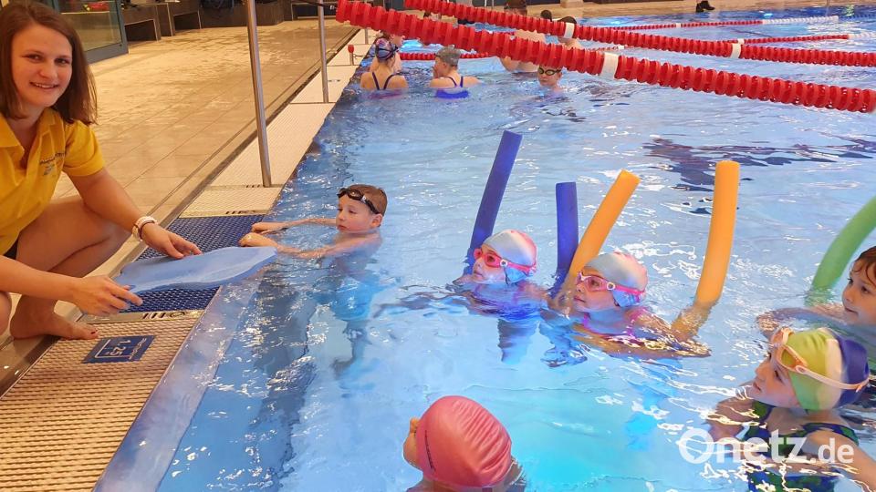 Neue Ausbilderin für Schwimmen lernen. Bild: Bernhard Fleischmann