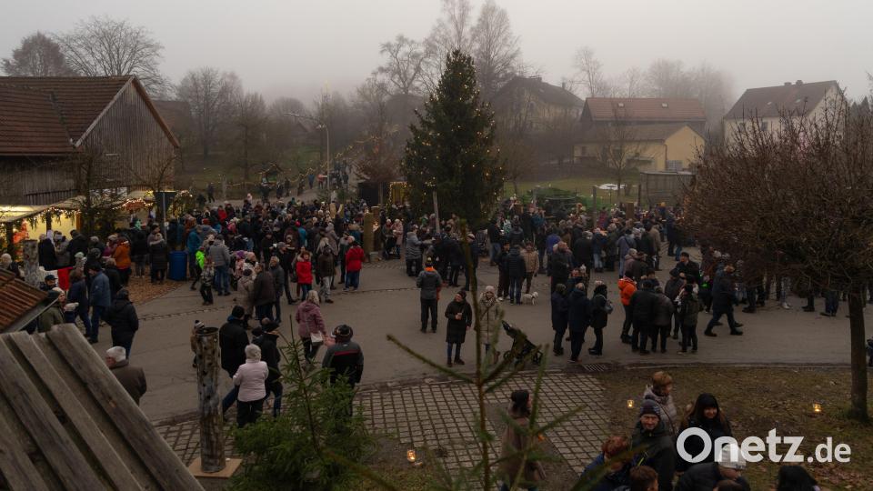 Die Röthenbacher Dorfweihnacht zog Tausende von Besuchern an. Bild: rw