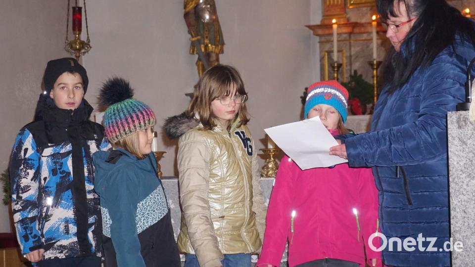 In einem einfühlsamen Rollenspiel verdeutlichten die Kinder, wie rasch Unfrieden auch im eigenen Umfeld entstehen kann. Bild: cro