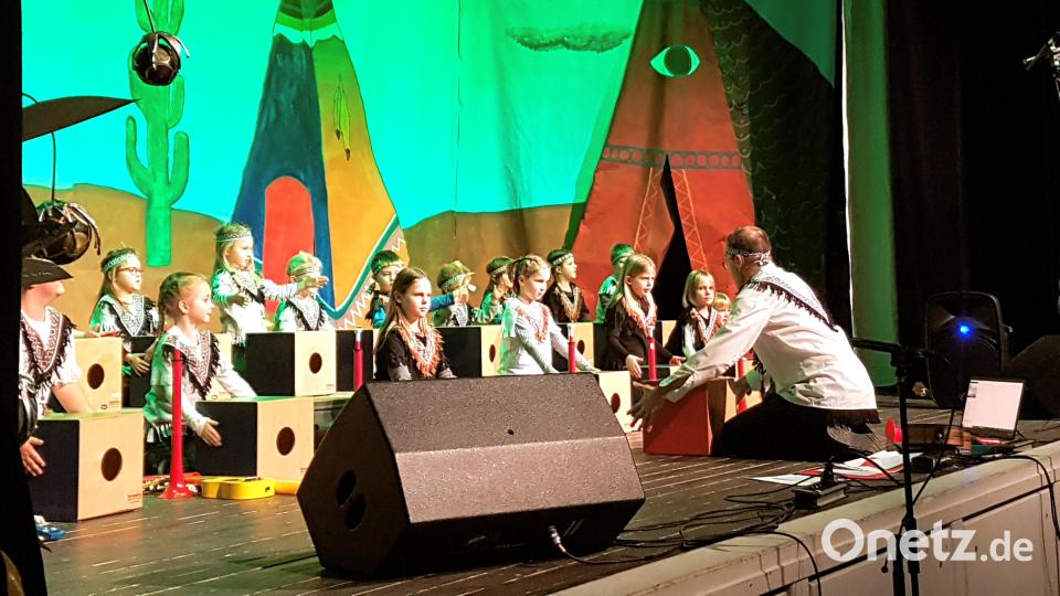 Beim Musical &quot;Wakatanka&quot; in Erbendorf hatten auch die Kinder der Früherziehung einen Auftritt. Bild: Manuela Bergmann/exb