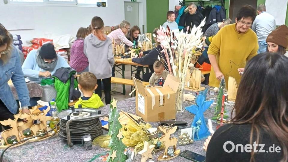 Die geräumige Ausstellungshalle des Kleintierzuchtvereins war wieder Schauplatz für den vorweihnachtlichen Basteltag des Vereins. Eine Veranstaltung mit langer Tradition. Bild: do