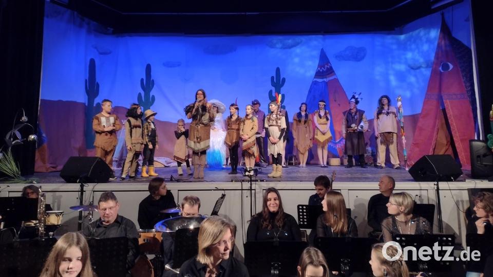 Musical &quot;Wakatanka&quot; in Erbendorf: im Dorf der Wakatankas. Bild: Markus Werner/exb