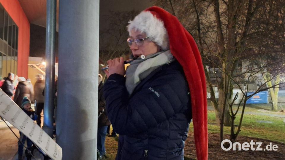 Stabführerin Julia Busch spielte nicht nur selbst mit, sie komponierte auch einige dargebotene Stücke in Anlehnung an beliebte Klassiker. Bild: fks