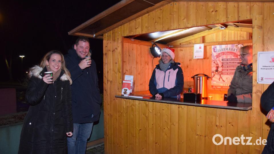 Die ersten Besucher beim &quot;Warm Up&quot; und anschließend bei der Party. Bild: fla