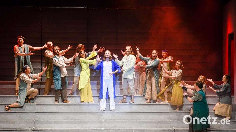 Jesus Christ Superstar, die weltbekannte Rockoper, begeisterte das Publikum im Stadttheater Amberg. Bild: Petra Hartl
