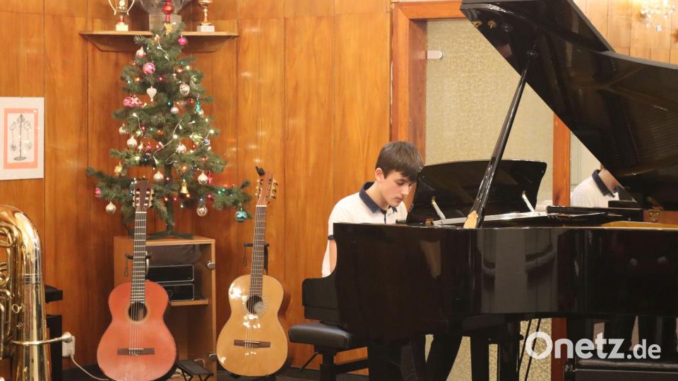 Am Klavier spielte Artur Romanenko. Bild: Tobias Böhm/exb