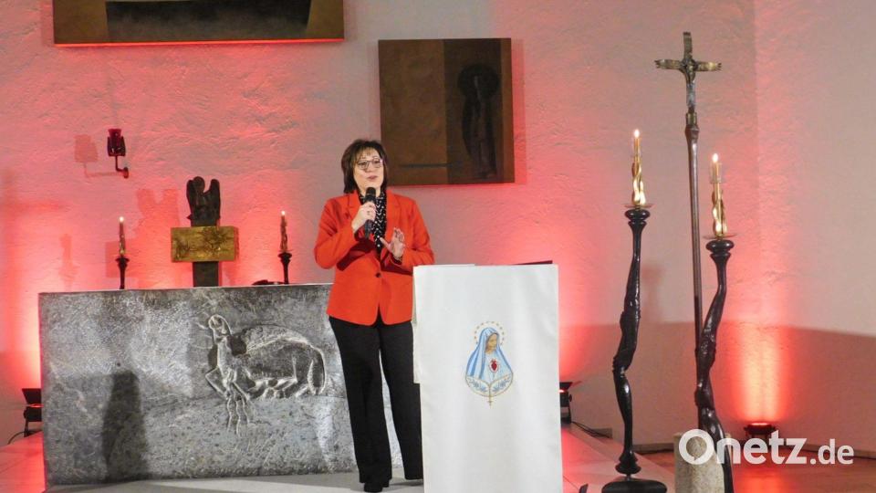 Sängerin Brigitte Traeger gestaltete das Adventskonzert in der Dreifaltigkeitskirche. Bild: whü
