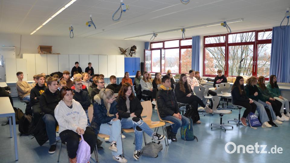 Beim Berufswahlseminar gab es für die jungen Leute interessante Informationen für den nächsten Lebensabschnitt. Bild: Realschule im Stiftland/exb