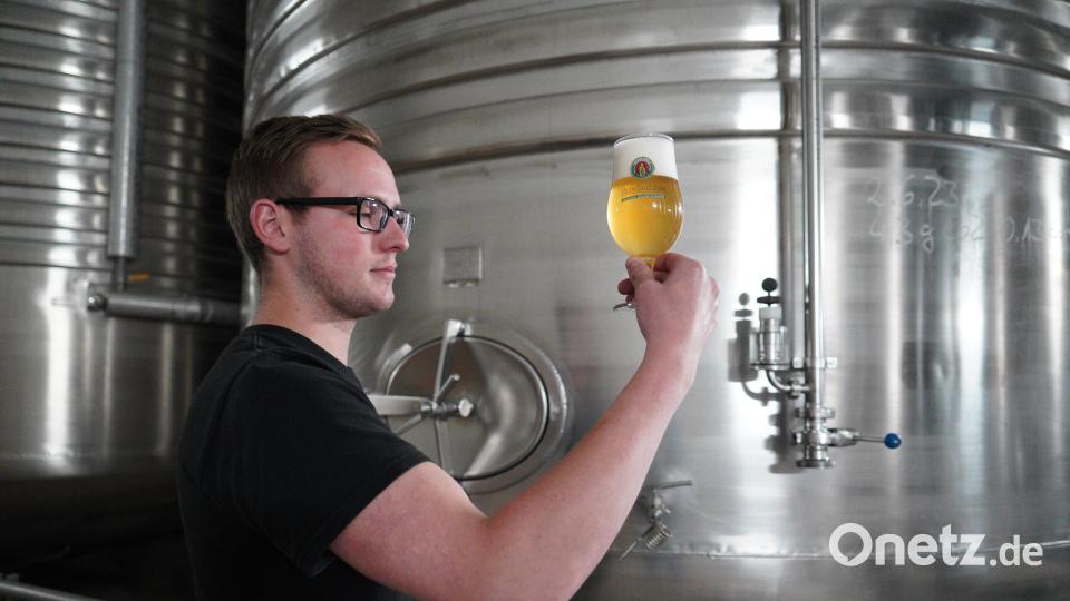 Lukas Richtmann aus Mitterteich ist der Braumeister bei der Schlossbrauerei Friedenfels. Archivbild: kaz