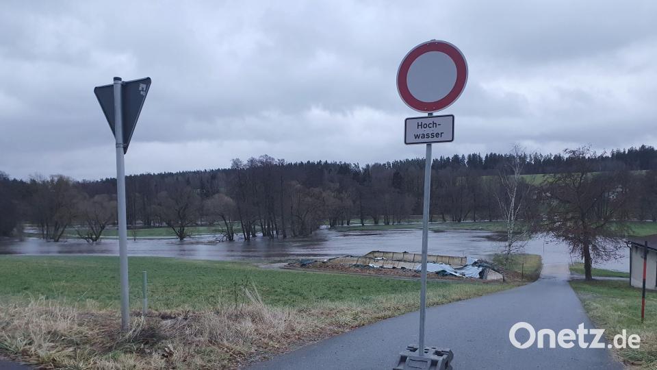 &quot;Durchfahrt verboten&quot; heißt es auf dem Verbindungsweg zwischen Plärn und Inglashof. Bild: kaz