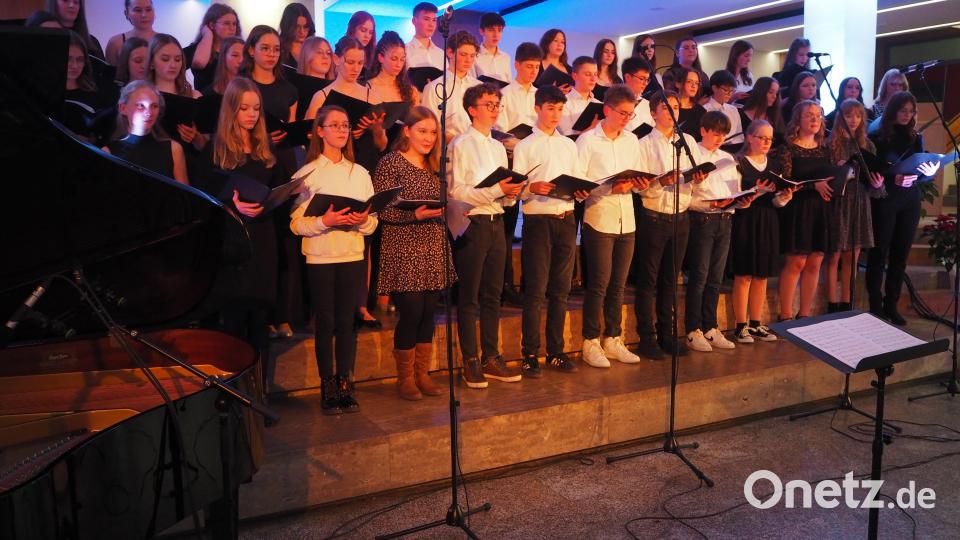 Beeindruckend auch der große Chor. Bild: krb