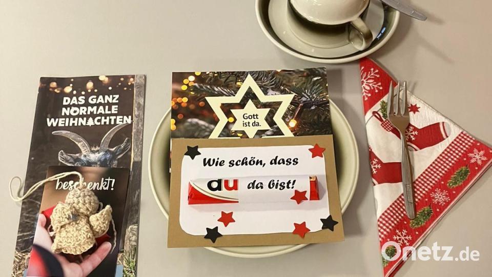 Selbst gemachte Dekoration, Geschenke und nette Gesten gehören beim CVJM dazu. Schüler und Kindergartenkinder basteln für den Verein. Bild: Sabine Graf/exb