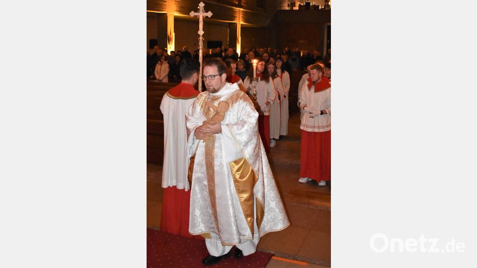 Der Einzug in die Kirche. Bild: rgr