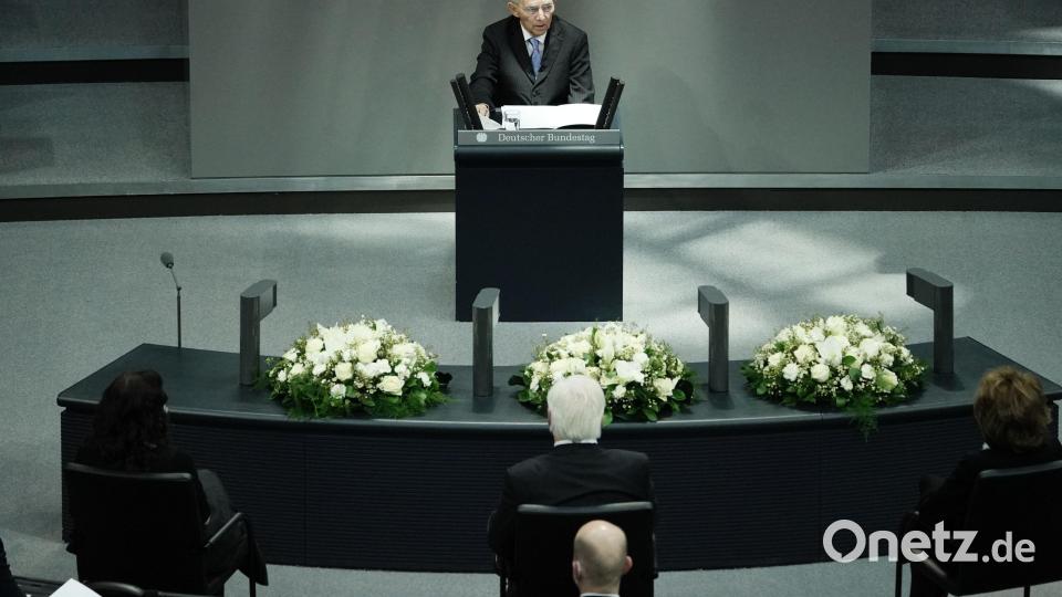 „Auch bei uns zeigen sich Antisemitismus und Fremdenfeindlichkeit wieder offen, hemmungslos, auch gewaltbereit“, warnt Bundestagspräsident Wolfgang Schäuble. Foto: Michael Kappeler/dpa Bild: Michael Kappeler