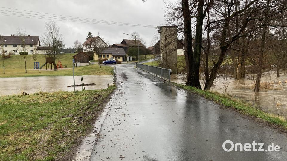 Auch in Unterbruck trat das Wasser über die Ufer. Bild: rpp