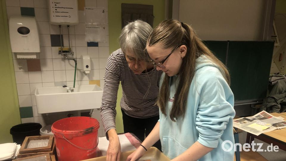 &quot;Wert(e)papiere&quot; lautete das Motto bei der jüngsten Aktion der Eltern-Kind-Akademie an der Mittelschule Waldsassen. Bild: Mittelschule Waldsassen/exb