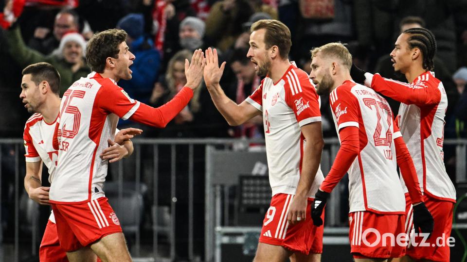 Kam, sah und traf. Und traf. Und traf. Und traf... Harry Kane (Mitte) hat beim FC Bayern sofort eingeschlagen. Das lag zum Teil auch an Integrator Thomas Müller (links) Bild: Lukas Barth-Tuttas/dpa