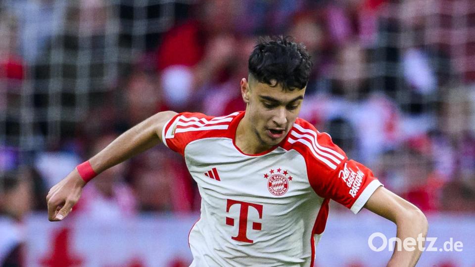 Die &quot;Holding Six&quot; der Zukunft? Zuletzt überzeugte der 19-jährige Aleksandar Pavlović im defensiven Mittelfeld des FC Bayern. Bild: Tom Weller/dpa