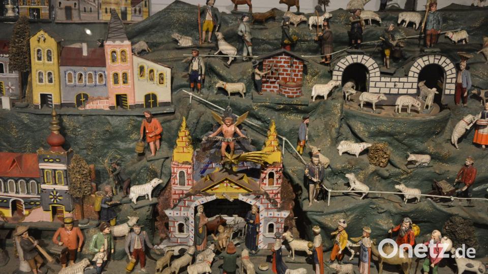 Detailreiche Krippenlandschaften sind in einer Dauerausstellung im Stiftlandmuseum zu sehen. Bild: jr