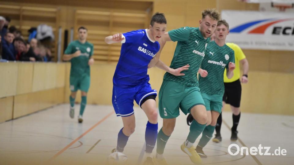 Szene aus dem Spiel um Platz 3 zwischen Weiden und Fortuna Regensburg. Bild: zg