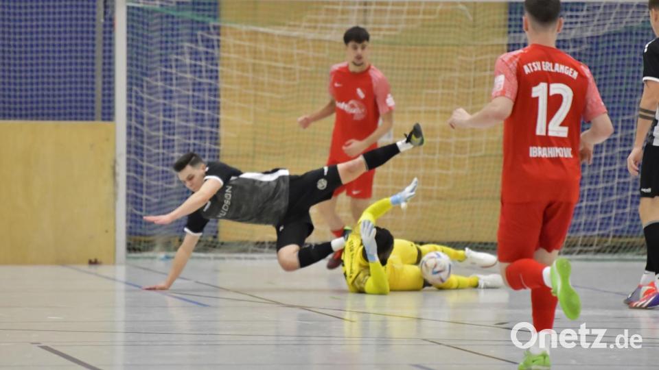 Das Finale zwischen der DJK Gebenbach und dem ATSV Erlangen beim Hallen Masters in Auerbach. Bild: zg