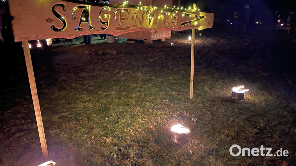 Die Rauhnacht und der Sagenweg entlang der Glasschleif wurde von der Gesellschaft „Steinwaldia“ Pullenreuth auf die Beine gestellt. Rund 1000 Besucher kamen zu der Veranstaltung am vergangenen Freitag. Bild: wro
