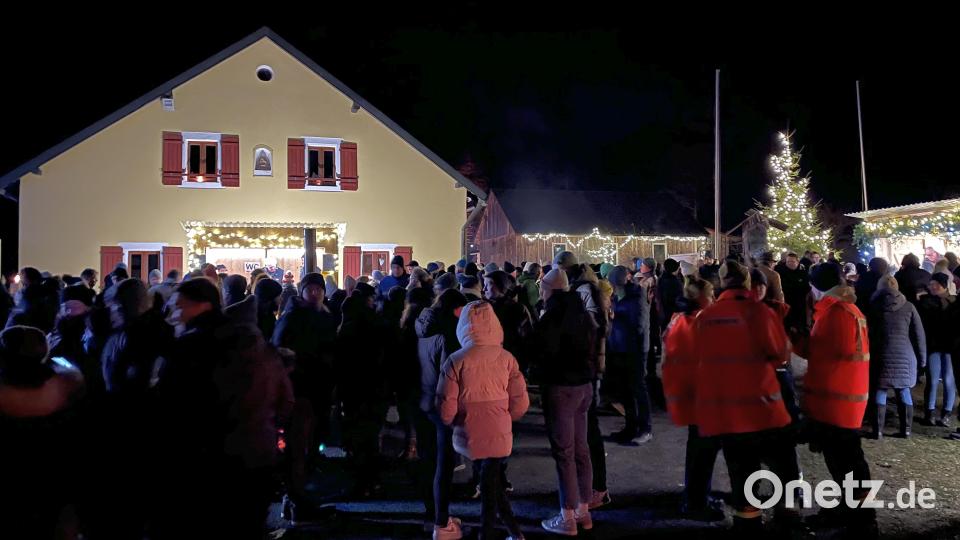 Die Rauhnacht und der Sagenweg entlang der Glasschleif wurde von der Gesellschaft „Steinwaldia“ Pullenreuth auf die Beine gestellt. Rund 1000 Besucher kamen zu der Veranstaltung am vergangenen Freitag. Bild: wro