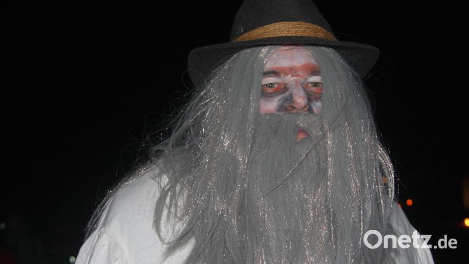 Die sagenhafte Gestalt, die regelmäßig auf der Glasschleifwiese auftauchte, wurde von "Steinwaldia"-Mitglied Harald Primitz dargestellt. Bild: wro