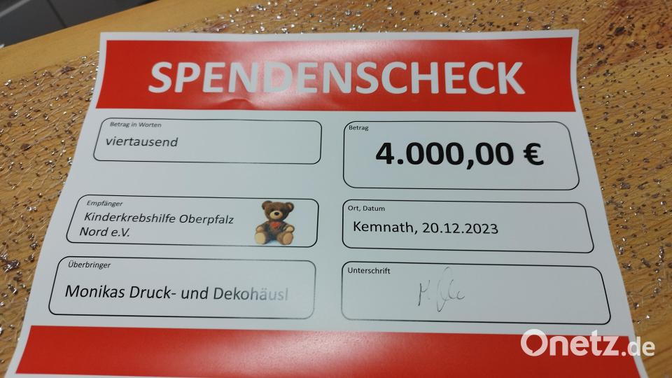 Neben vielen kleineren Geldbeträgen während des ganzen Jahres, konnte vor Weihnachten ein Spendenscheck mit der gigantischen Summe von 4000 Euro überreicht werden. Bild: rpp