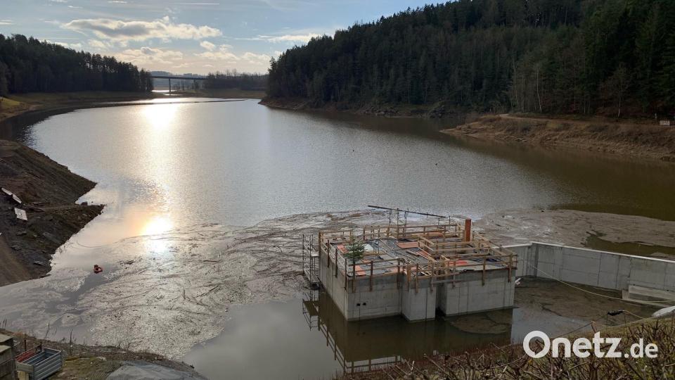 Der Wasserstand im Eixendorfer Stausee erhöhte sich nach dem Weihnachtshochwasser um fast fünf Meter. Bild: Wasserwirtschaftsamt Weiden/exb