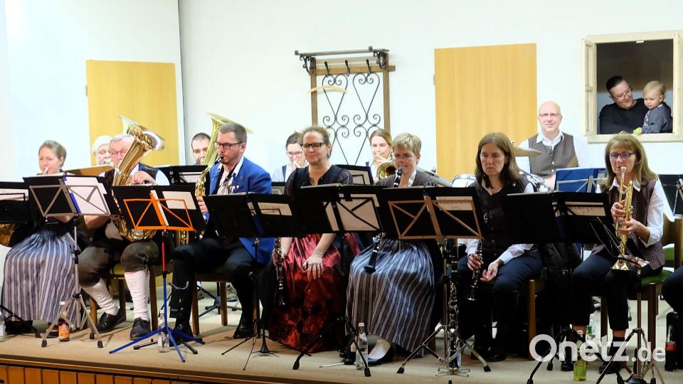 Die Blaskapelle Etzenricht begrüßt das neue Jahr mit einem Konzert. Bild: wlr