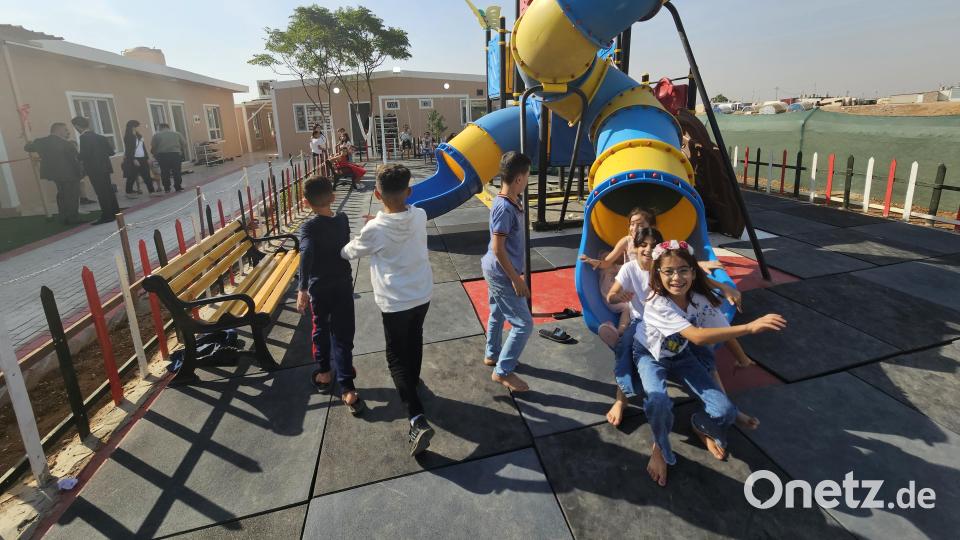 Hier können leidgeprüfte Kinder ihre Traumata vergessen und das Lachen wieder lernen. Das nun erweiterte Kinderzentrum in Kurdistan wird begeistert angenommen. Bild: Shelter Now/exb