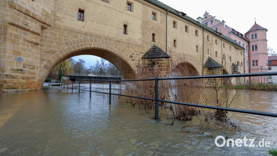 Die Hochwasserlage in Amberg bleibt angespannt. Bild: Wolfgang Steinbacher
