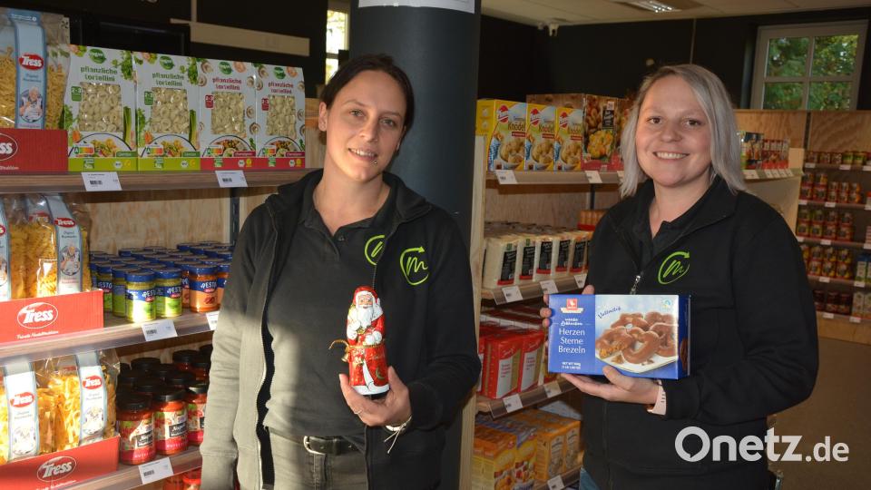 Bianca Zeitler und Katrin Koller (von links) arbeiten stundenweise im Pechbrunner Tante-M-Laden. Anwesend sind sie nur für bestimmte Aufgaben und zu bestimmten Servicezeiten, die noch festgelegt werden. Bild: jr