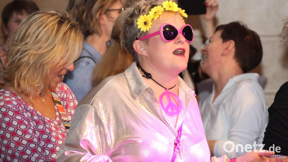 Viele Gäste kamen im passenden Outfit. Bild: rpp