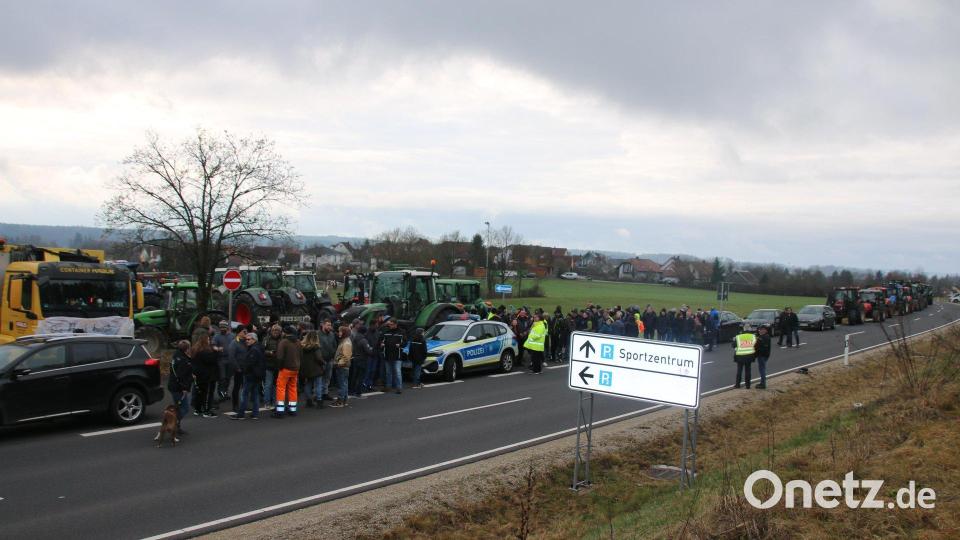 130 Fahrzeuge hatten sich an der Wollauer Straße versammelt. Bild: sne