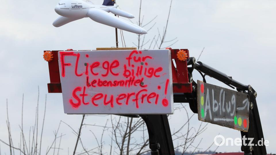 Landwirte wollten mit Plakaten Aufmerksamkeit schaffen. Bild: Wolfgang Steinbacher