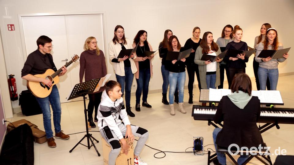 Das Loblied auf Kulmain „95508 Kulmain“ begeisterte die Besucher. Bild: bkr