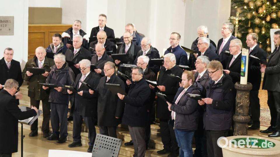 Der Bergchor St. Barbara singt zum Abschluss der Weihnachtszeit noch einmal ein &quot;Stille Nacht&quot;. Bild: mab