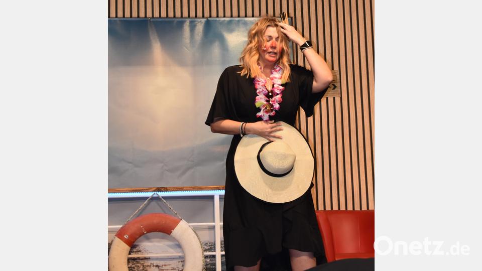Hanne Stöckl (Silke Kraus) war wohl etwas zu lange in der Sonne. Bild: rgr