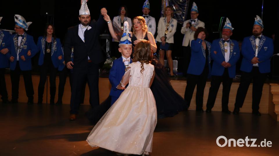 Der Prinzenpaarwalzer darf bei einer Inthronisation nicht fehlen. Bild: egl