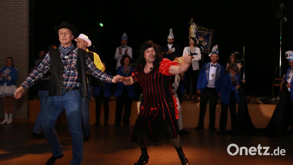 Mit den Männlichen Tanzwunder ging es in den Wilden Westen. Bild: egl