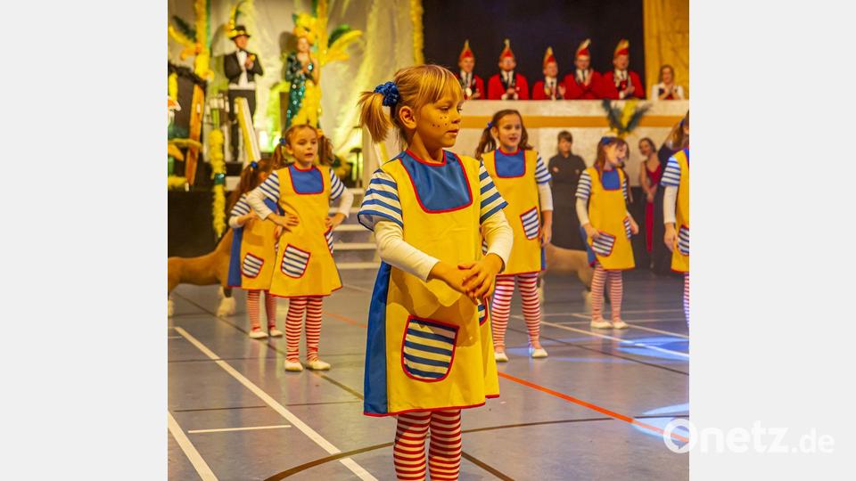 Die Bambinis mit ihrem Pippi-Langstrumpf-Tanz. Bild: Michael Schade