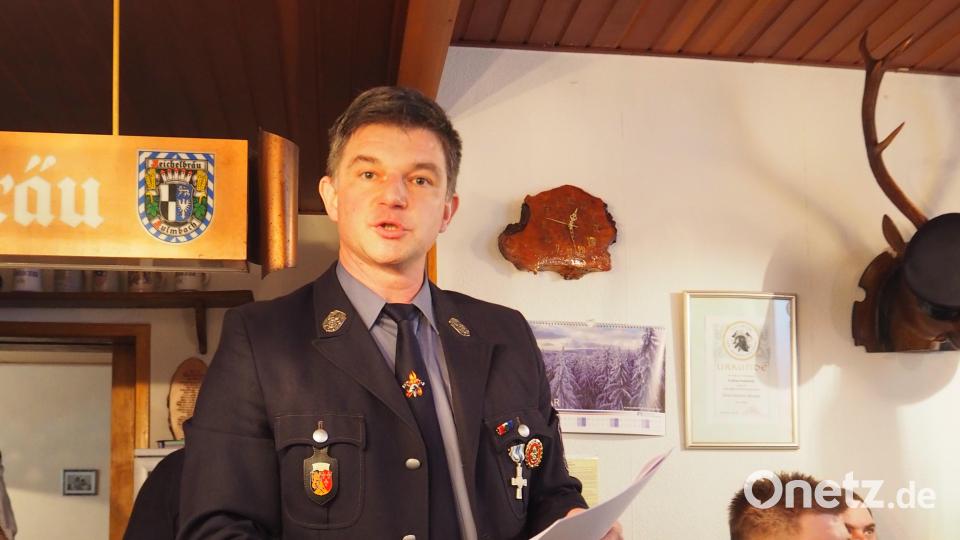 Von vielen Aktivitäten hatte Vorsitzender Stefan Lindner zu berichten und dankte dabei den zahlreichen Helferinnen und Helfern in und um der Feuerwehr. Bild: wmi