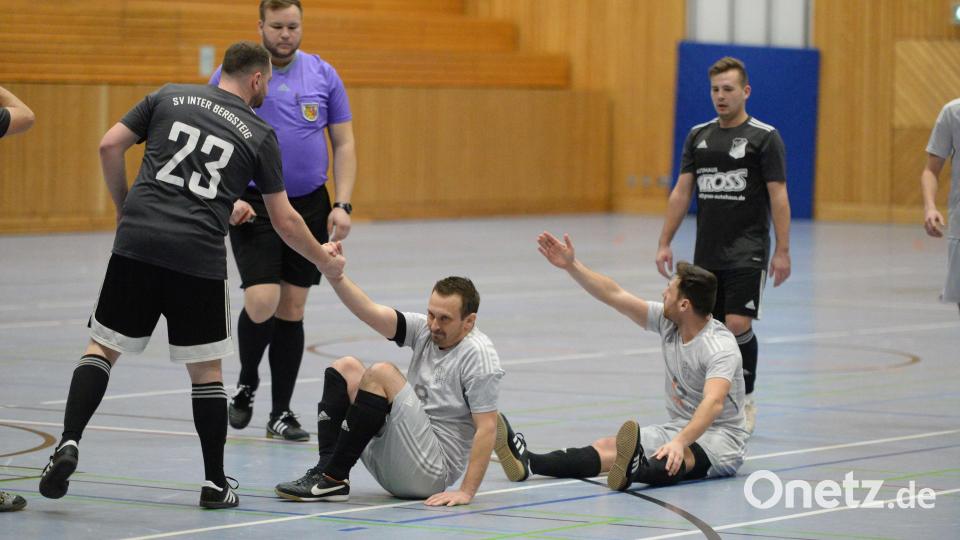 Fair ging es zu bei den Stadtmeisterschaften - in diesem Fall beim Halbfinale Inter Bergsteig gegen SC Germania. Bild: Andreas Brückmann